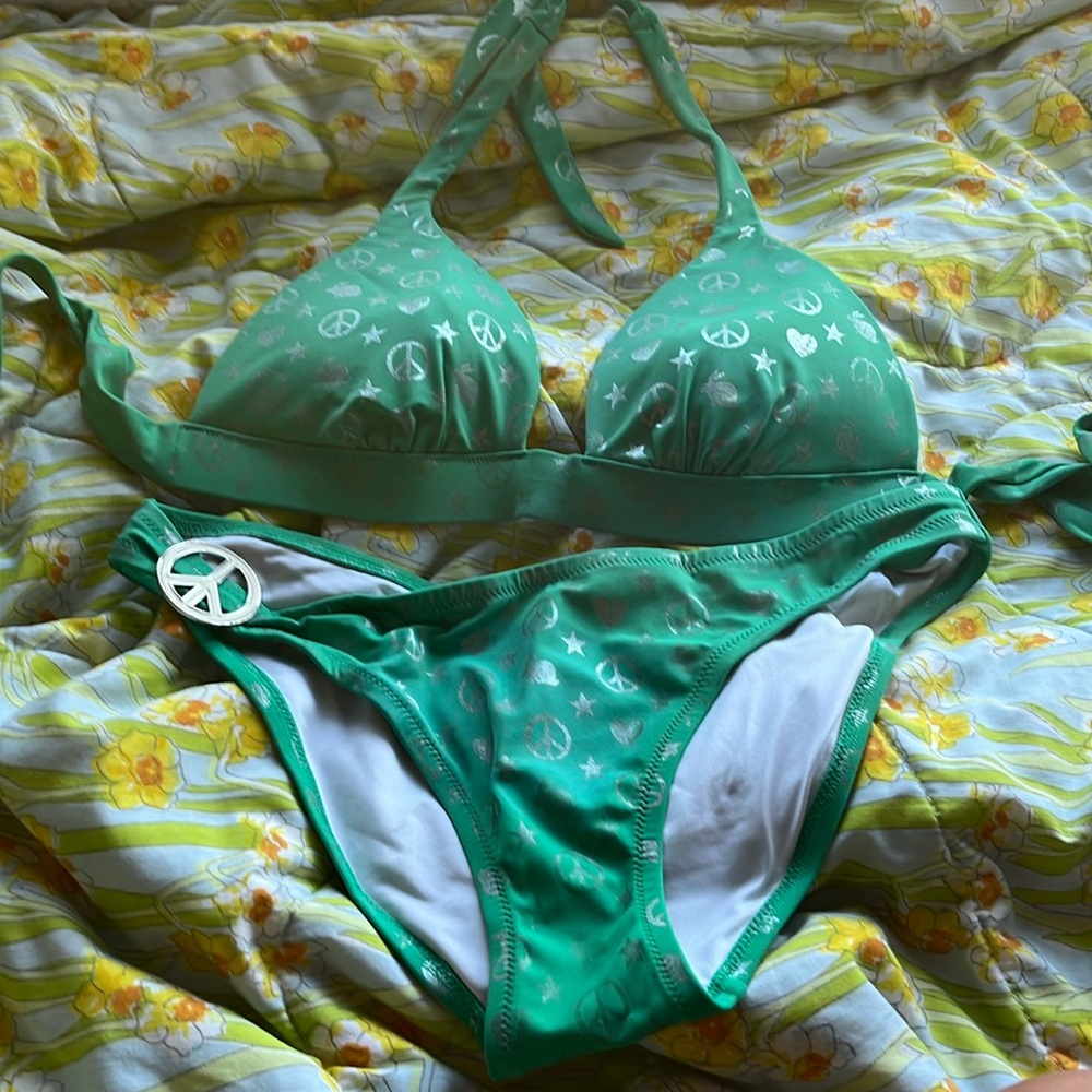 RARE 2008 vintage Victoria’s Secret peace, stars, & rabbit print bikini Size M